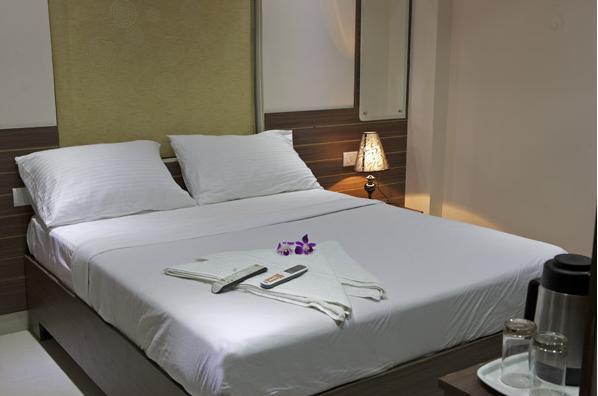 Oyo 17375 My Place Kondapur Hicc 하이데라바드 객실 사진